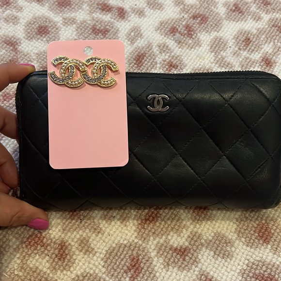 Authentic Chanel wallet - Picture 11 of 12